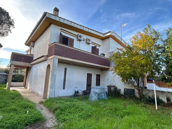 casa indipendente in vendita ad Anzio in zona Mare