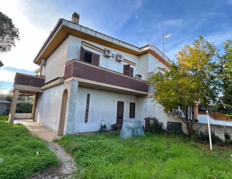 casa indipendente in vendita ad Anzio in zona Mare