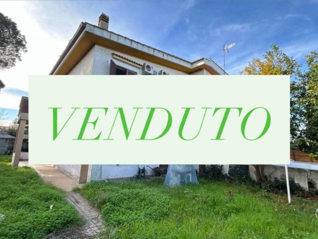 casa indipendente in vendita ad Anzio in zona Mare