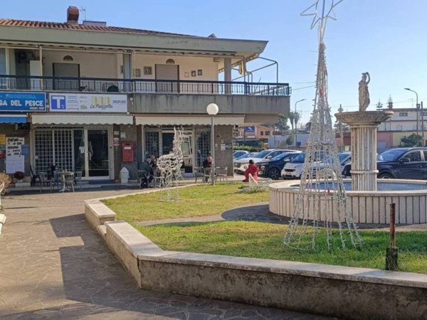 negozio in vendita ad Anzio in zona Mare