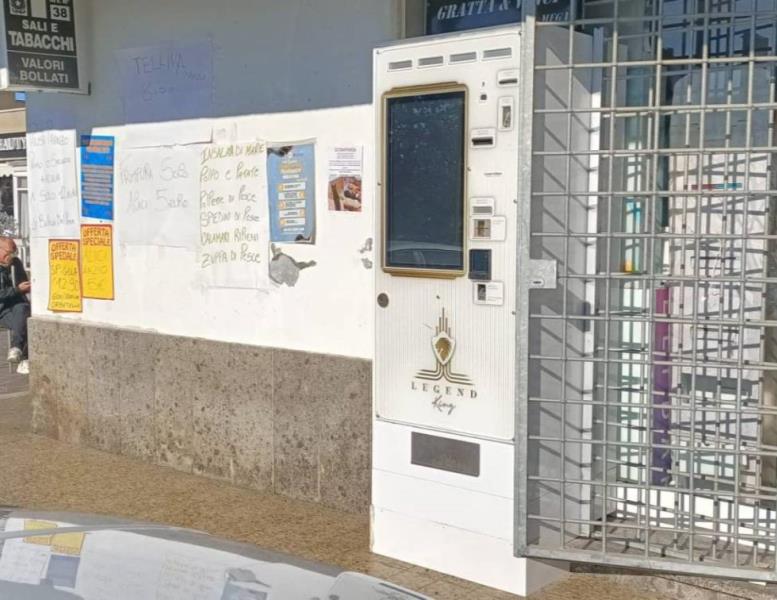 negozio in vendita ad Anzio in zona Mare