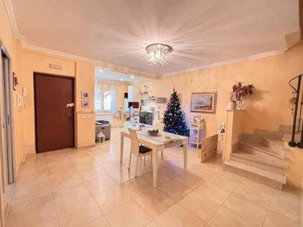 casa indipendente in vendita ad Anzio in zona Villa Claudia