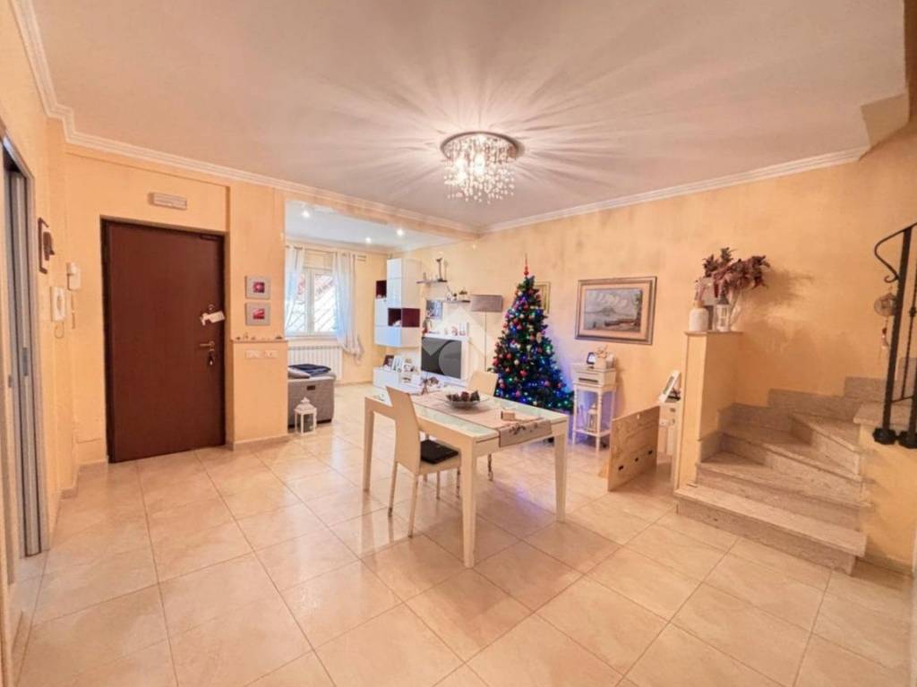 casa indipendente in vendita ad Anzio in zona Villa Claudia