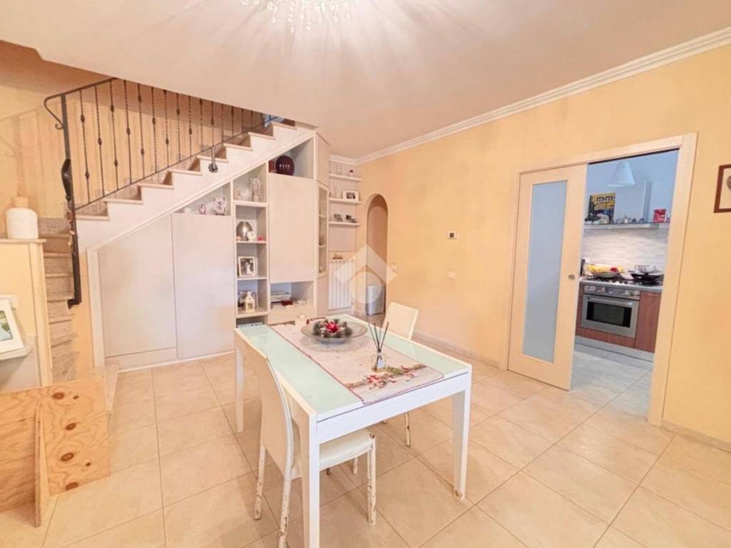 casa indipendente in vendita ad Anzio in zona Villa Claudia