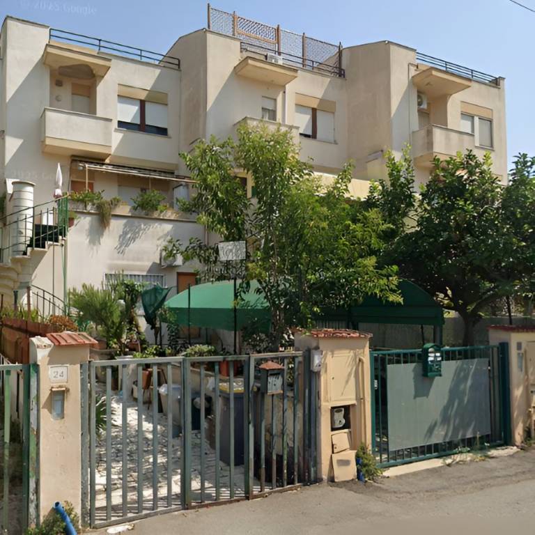 appartamento in vendita ad Anzio in zona Mare