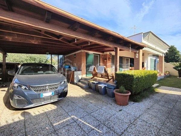 casa indipendente in vendita ad Anzio in zona Mare