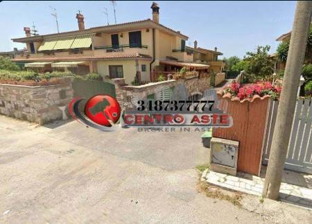 casa indipendente in vendita ad Anzio