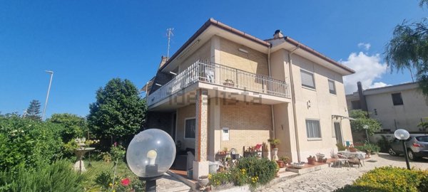 casa indipendente in vendita ad Anzio