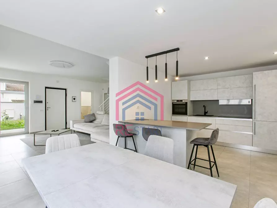 casa indipendente in vendita ad Anzio in zona Mare