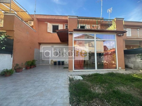 casa indipendente in vendita ad Anzio in zona Villa Claudia