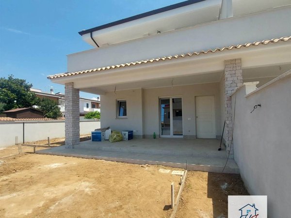 casa indipendente in vendita ad Anzio in zona Villa Claudia
