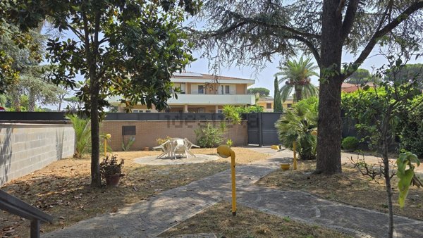 casa indipendente in vendita ad Anzio in zona Mare