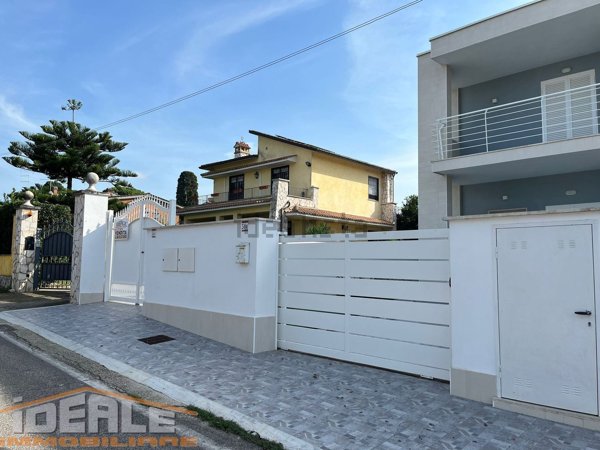 casa indipendente in vendita ad Anzio in zona Lido dei Pini