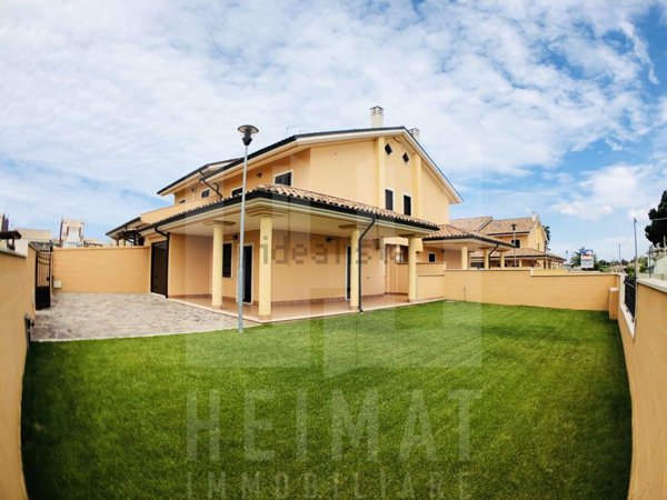 casa indipendente in vendita ad Anzio