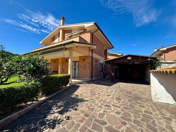 casa indipendente in vendita ad Anzio