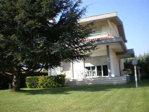 casa indipendente in vendita ad Anzio in zona Mare