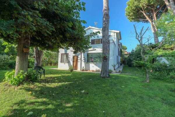 casa indipendente in vendita ad Anzio