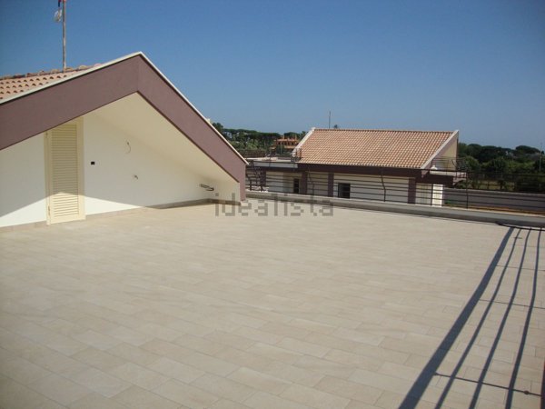 casa indipendente in vendita ad Anzio in zona Mare