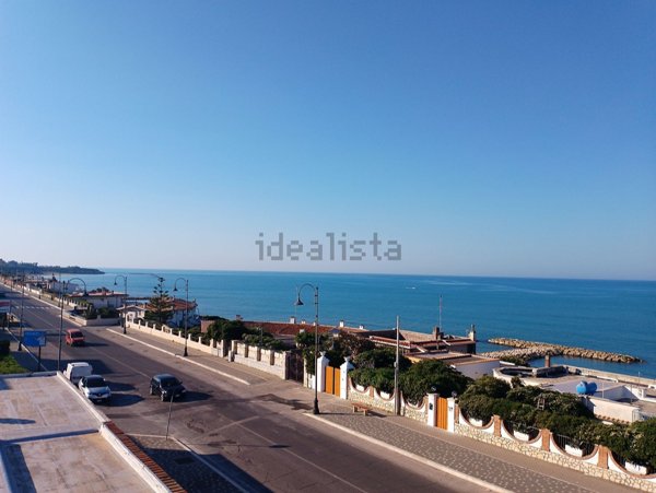 casa indipendente in vendita ad Anzio in zona Anzio Colonia