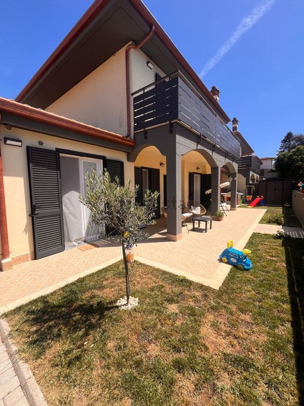 casa indipendente in vendita ad Anzio in zona Mare