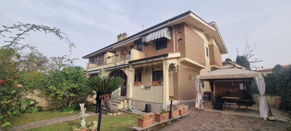 casa indipendente in vendita ad Anzio