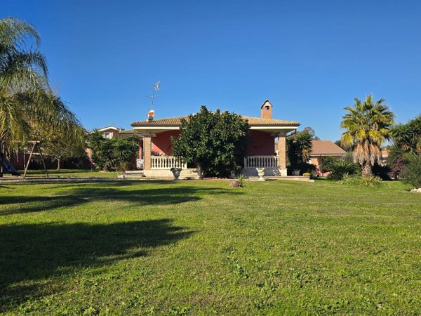 casa indipendente in vendita ad Anzio