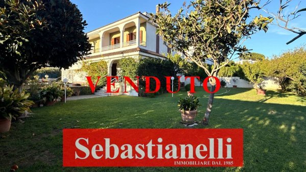 casa indipendente in vendita ad Anzio in zona Mare