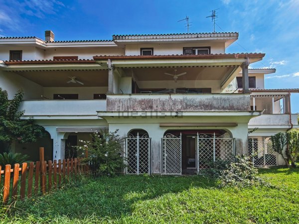 casa indipendente in vendita ad Anzio in zona Lido dei Pini