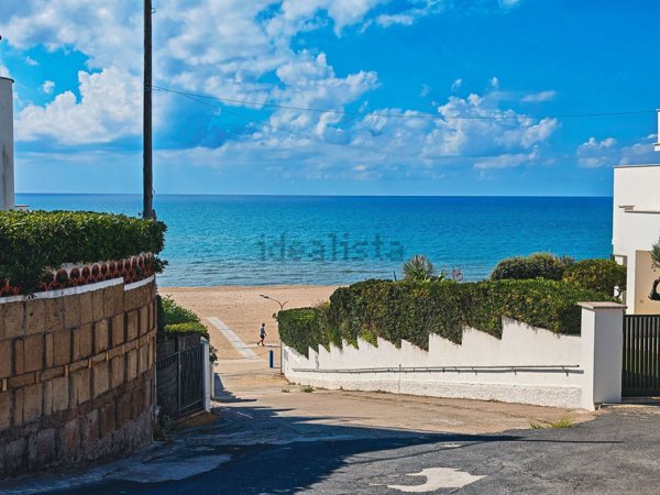 casa indipendente in vendita ad Anzio in zona Lido dei Gigli