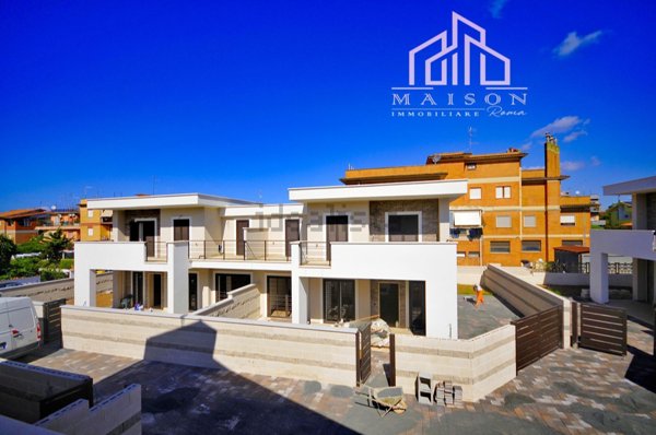 casa indipendente in vendita ad Anzio in zona Mare