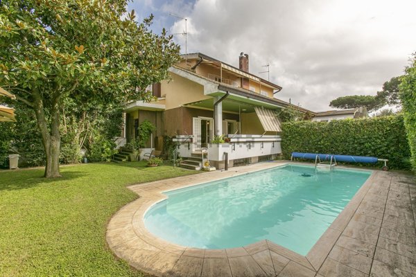 casa indipendente in vendita ad Anzio in zona Mare