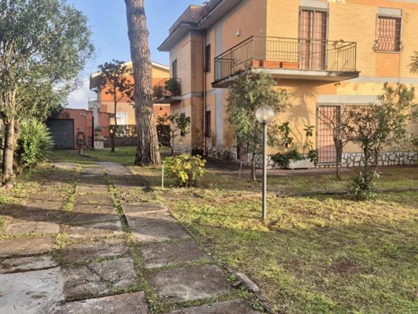 casa indipendente in vendita ad Anzio in zona Cincinnato