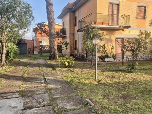 casa indipendente in vendita ad Anzio in zona Villa Claudia