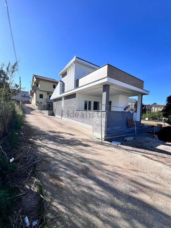 casa indipendente in vendita ad Anzio