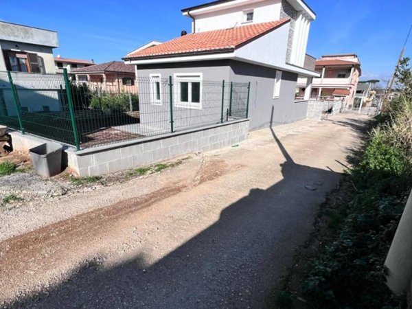 casa indipendente in vendita ad Anzio