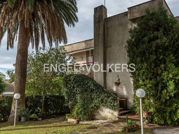 appartamento in vendita ad Anzio in zona Villa Claudia