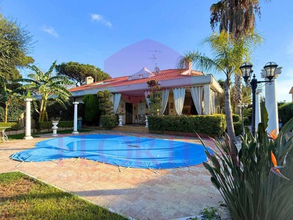 casa indipendente in vendita ad Anzio in zona Lido dei Pini