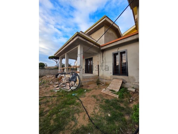 casa indipendente in vendita ad Anzio