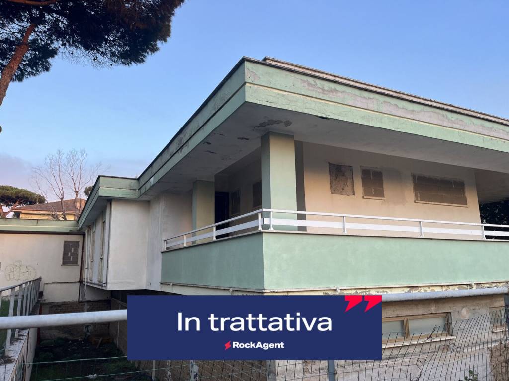 locale commerciale in vendita ad Anzio in zona Cincinnato