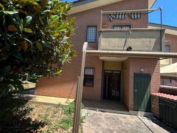 casa indipendente in vendita ad Anzio in zona Mare