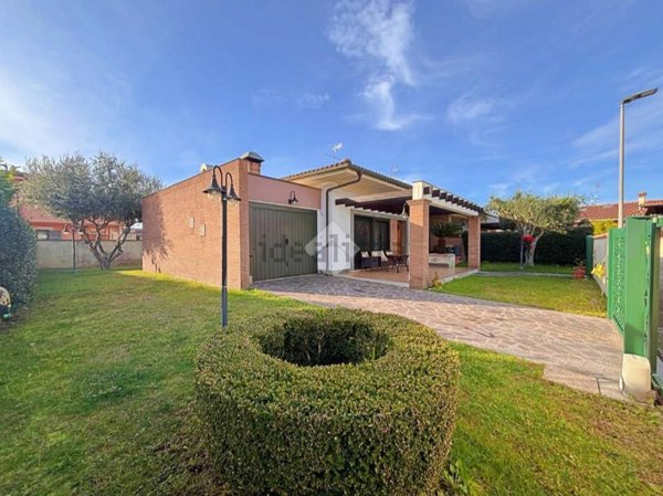 casa indipendente in vendita ad Anzio in zona Villa Claudia