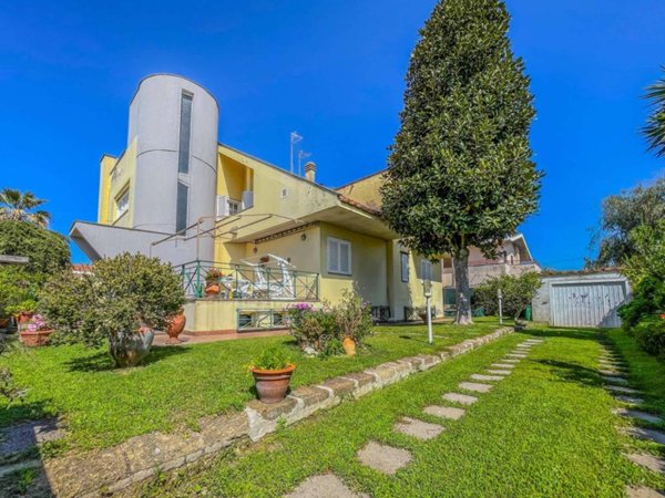 casa indipendente in vendita ad Anzio in zona Stazione