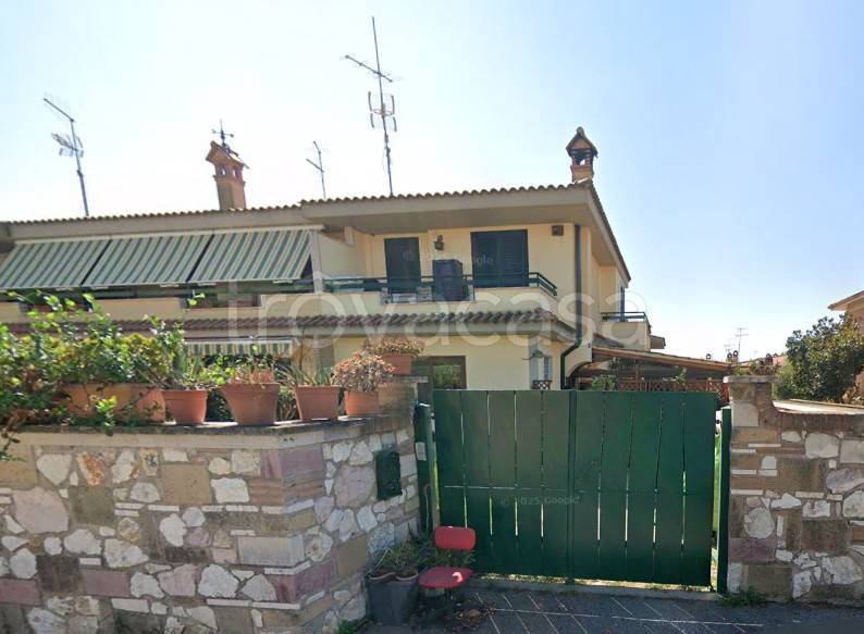 casa indipendente in vendita ad Anzio in zona Mare