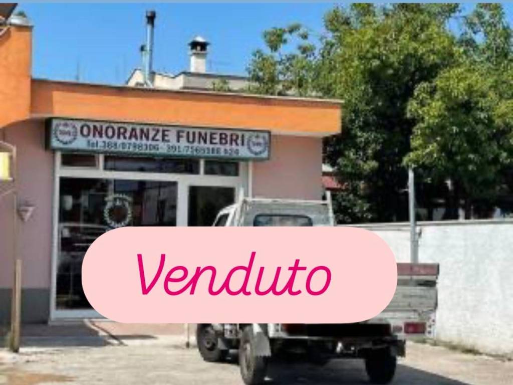 negozio in vendita ad Anzio in zona Mare