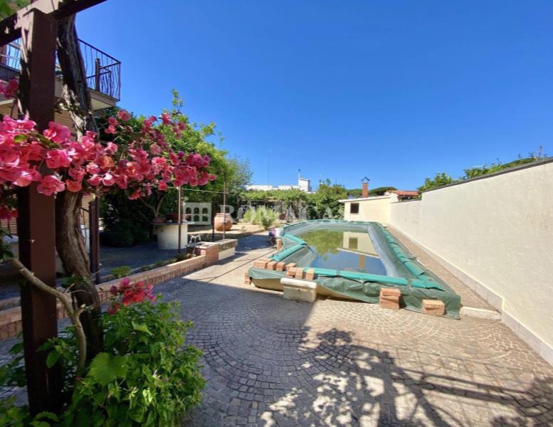 casa indipendente in vendita ad Anzio in zona Lido dei Pini