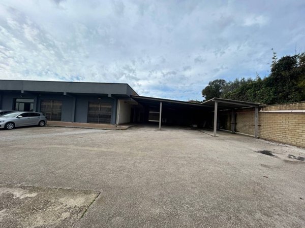 negozio in vendita ad Anzio in zona Stazione