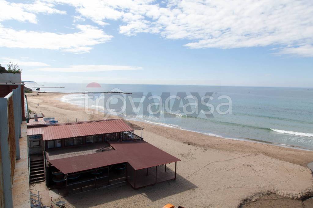 appartamento in vendita ad Anzio in zona Mare