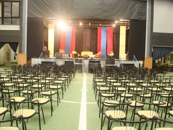 locale commerciale in vendita ad Anzio in zona Stazione