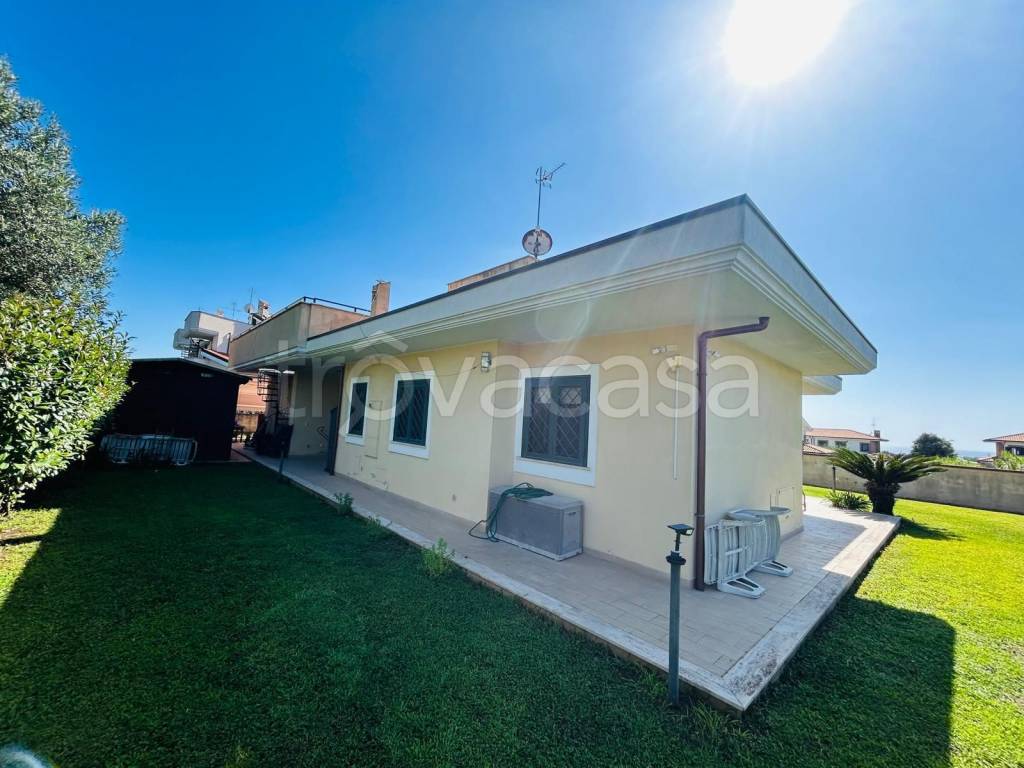 casa indipendente in vendita ad Anzio in zona Mare