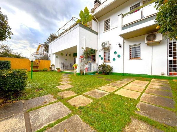 appartamento in vendita ad Anzio in zona Villa Claudia